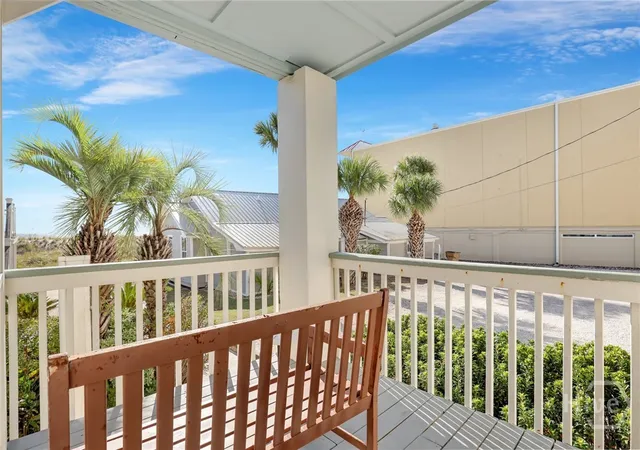 Listing Photo 4 - Condo for sale in building located at 3 2nd Ter St, Tybee Island, GA 31328