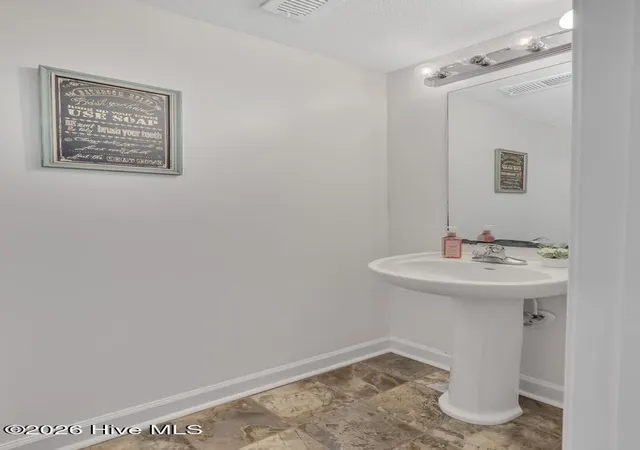 4th image of 208 Bridgewood Dr, Jacksonville, NC 28546 | MLS# 100582872
