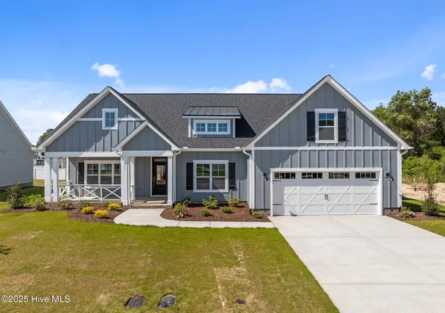 image of 911 Hunter Grace Dr, Winterville, NC 28590 | MLS# 100461895