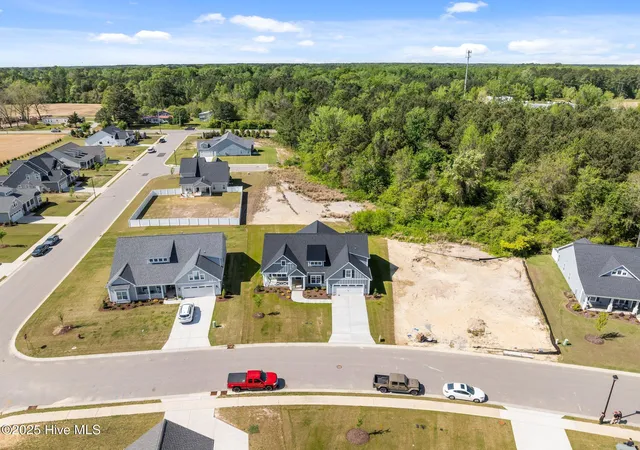 image of 911 Hunter Grace Dr, Winterville, NC 28590 | MLS# 100461895