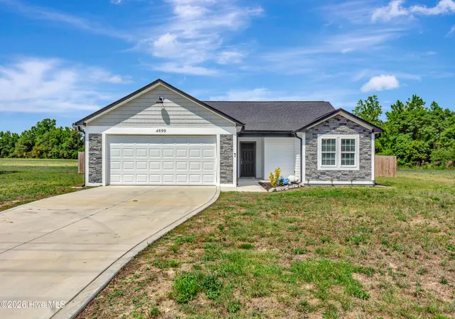 Photo 4 of Single family home for sale at 4890 W Nc 72 Hwy, Lumberton, NC 28360 | MLS# 100576413 | Listing updated on 2026-08-28