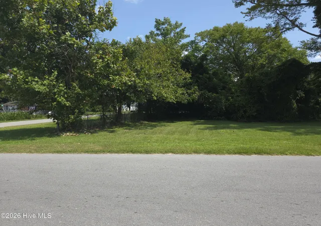 Photo 1 of Land for sale at 824 Chapman St, New Bern, NC 28560 | MLS# 100596238 | Listing updated on 2026-08-18