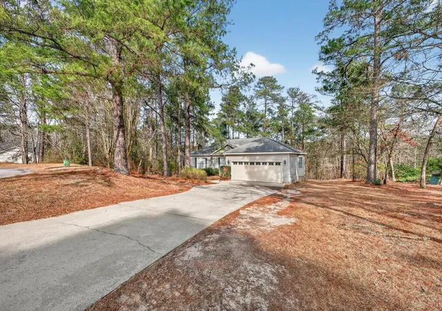 Photo 3 of Single family home for sale at 208 Coachman Dr, Aiken, SC 29803 | MLS# 98253420 | Listing updated on 2026-09-08