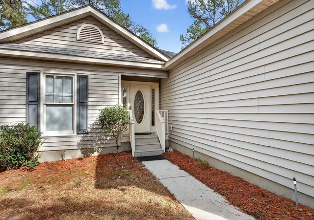 Photo 3 of Single family home for sale at 208 Coachman Dr, Aiken, SC 29803 | MLS# 98253420 | Listing updated on 2026-09-08