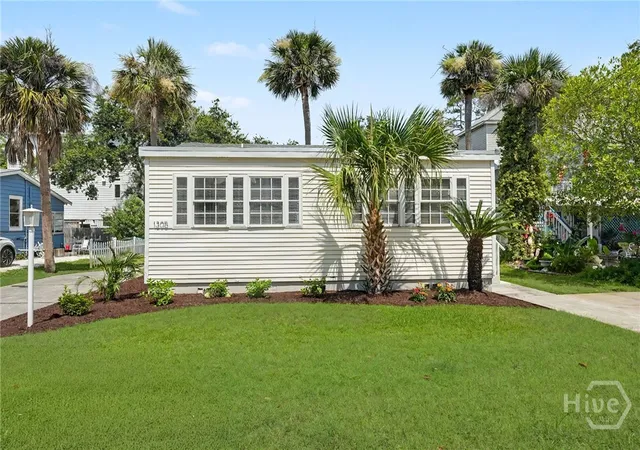 Homes for sale in Tybee Island, GA | 1305 Lovell Ave, Tybee Island, GA 31328 | MLS# SA359756