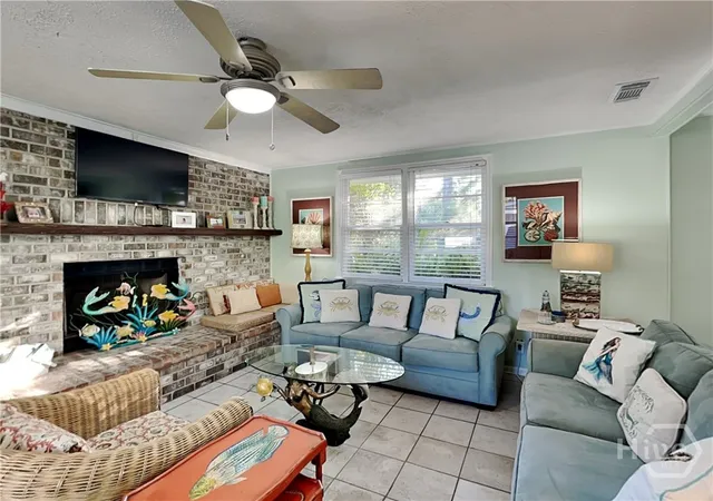 3rd image of 705 2Nd Ave, Tybee Island, GA 31328 | MLS# SA350990