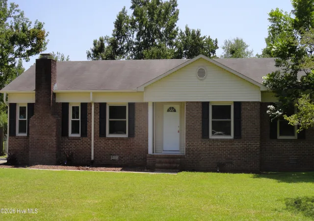 Photo 2 of Single family home for sale at 111 Wanchese Way, New Bern, NC 28560 | MLS# 100592963 | Listing updated on 2026-08-18