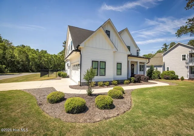 Photo 2 of Single family home for sale at 9274 Fallen Pear Ln Ne, Leland, NC 28451 | MLS# 100567663 | Listing updated on 2026-09-10