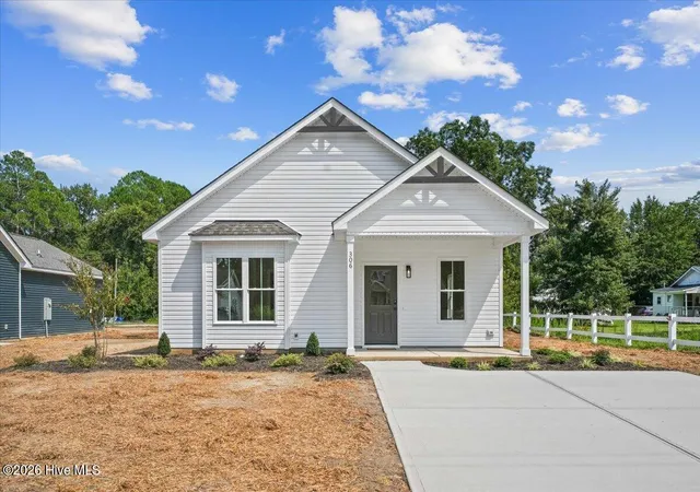 Photo 1 of Single family home for sale at 306 S Sycamore St, Fremont, NC 27830 | MLS# 100597010 | Listing updated on 2026-08-18