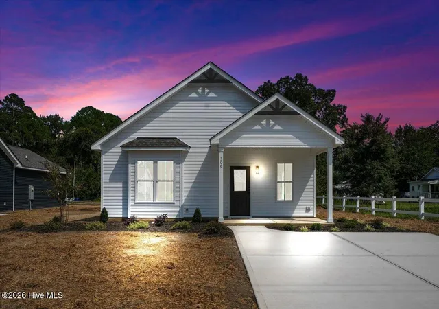 Photo 3 of Single family home for sale at 306 S Sycamore St, Fremont, NC 27830 | MLS# 100597010 | Listing updated on 2026-08-18