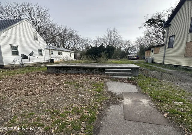 Photo 1 of Land for sale at 129 W Peterson St, Edenton, NC 27932 | MLS# 100559096 | Listing updated on 2026-07-30