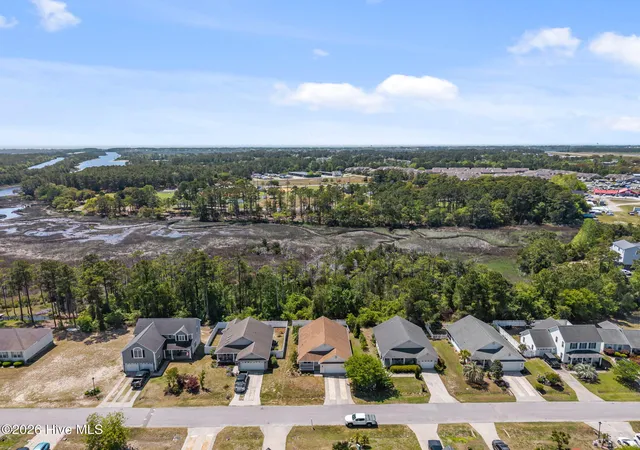 Photo 4 of Single family home for sale at 5014 N Hampton Dr SE, Southport, NC 28461 | MLS# 100557905 | Listing updated on 2026-09-24