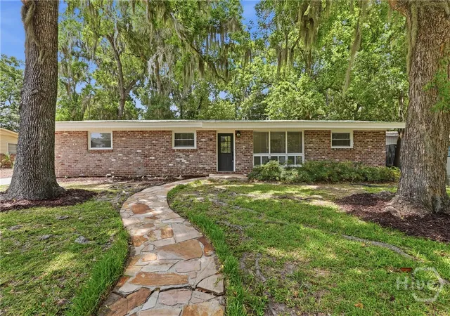 Homes for sale in Savannah, GA | 318 Briarcliff Cir, Savannah, GA 31419 | MLS# SA356729