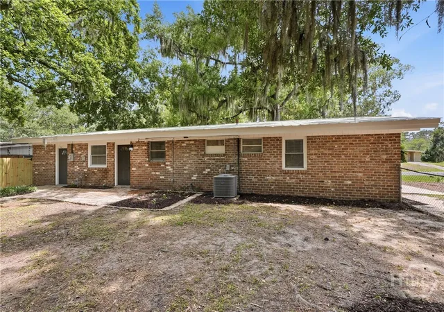 Homes for sale in Savannah, GA | 318 Briarcliff Cir, Savannah, GA 31419 | MLS# SA356729