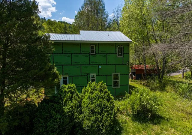 Photo 4 of Single family home for sale at 1132 Dockery Crk Rd, Murphy, NC 28906 | MLS# 98544658 | Listing updated on 2026-08-18