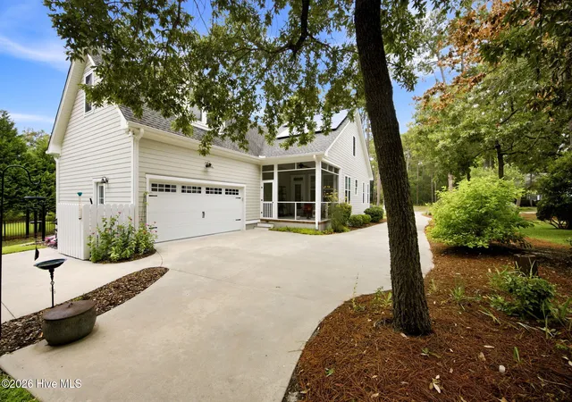 Photo 3 of Single family home for sale at 3837 Timber Strm Dr, Southport, NC 28461 | MLS# 100585815 | Listing updated on 2026-09-16