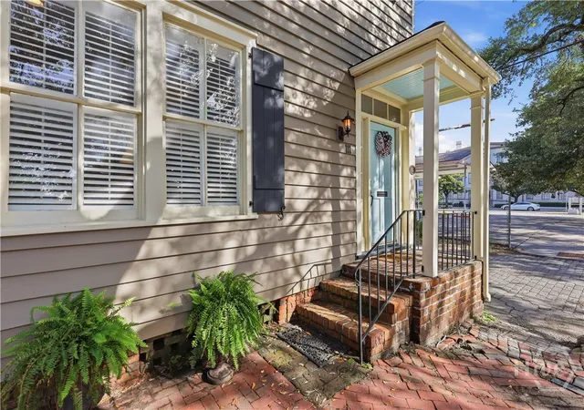 Photo 2 of Single family home for sale at 111 E Broad St, Savannah, GA 31401 | MLS# SA358476 | Listing updated on 2026-07-07