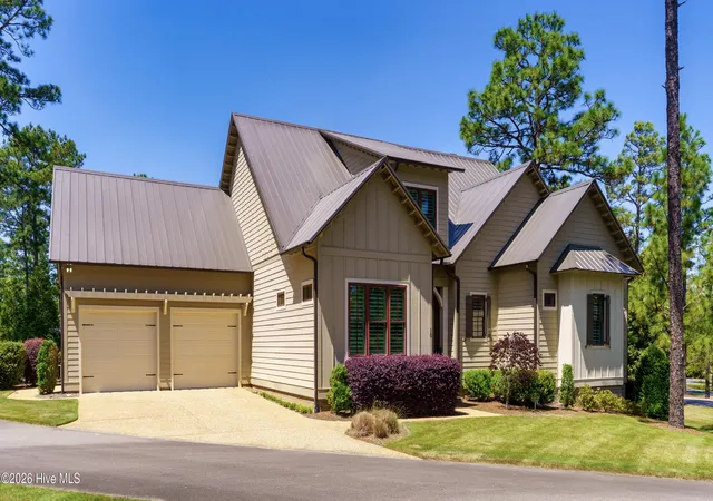 Photo 1 of Single family home for sale at 10 Deepdale Ln, Pinehurst, NC 28374 | MLS# 100569057 | Listing updated on 2026-08-18