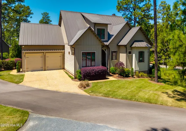 Photo 2 of Single family home for sale at 10 Deepdale Ln, Pinehurst, NC 28374 | MLS# 100569057 | Listing updated on 2026-08-18