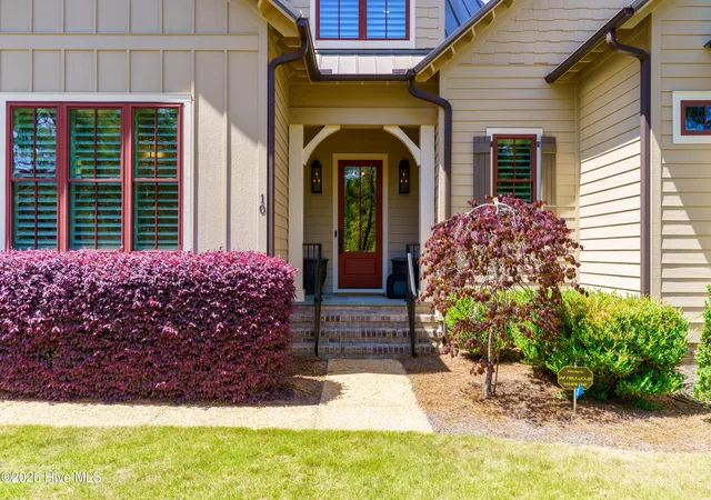 Photo 5 of Single family home for sale at 10 Deepdale Ln, Pinehurst, NC 28374 | MLS# 100569057 | Listing updated on 2026-08-18