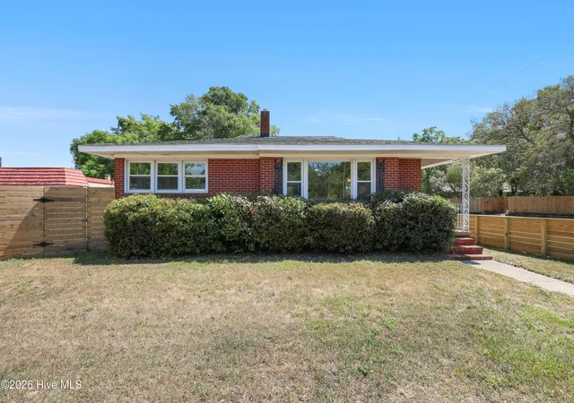 Photo 1 of Single family home for sale at 402 Southern Blvd, Wilmington, NC 28401 | MLS# 100567832 | Listing updated on 2026-09-11