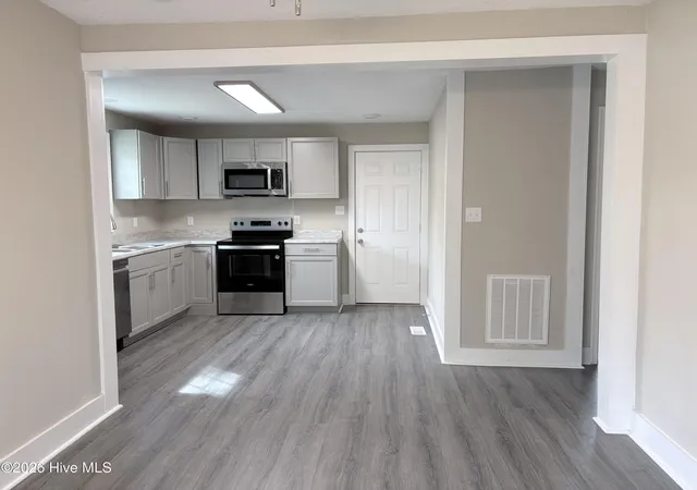 Photo 4 of Single family home for sale at 1111 Wood St, Elizabeth City, NC 27909 | MLS# 100599875 | Listing updated on 2026-09-18