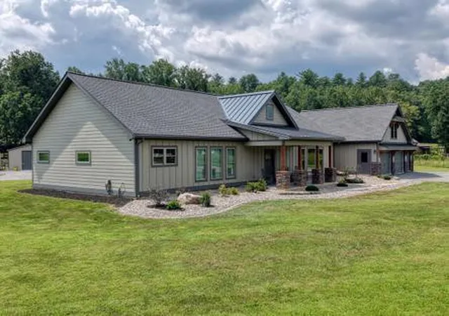 Photo 1 of Single family home for sale at 186 Rice Landing Ct, Hayesville, NC 28904 | MLS# 98544453 | Listing updated on 2026-08-18