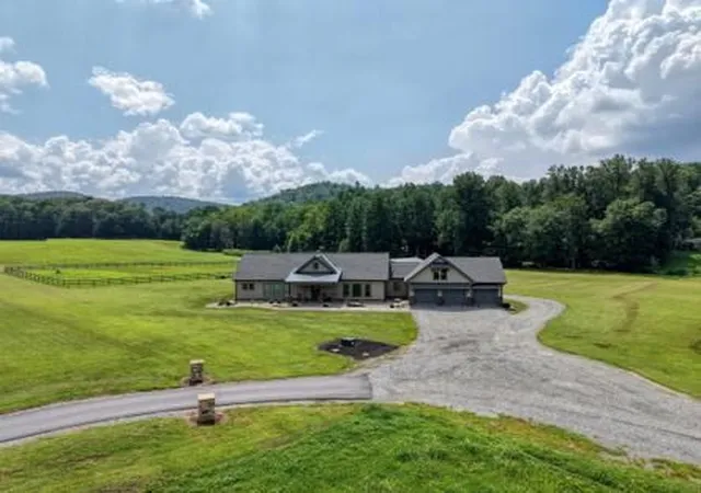 Photo 2 of Single family home for sale at 186 Rice Landing Ct, Hayesville, NC 28904 | MLS# 98544453 | Listing updated on 2026-08-18