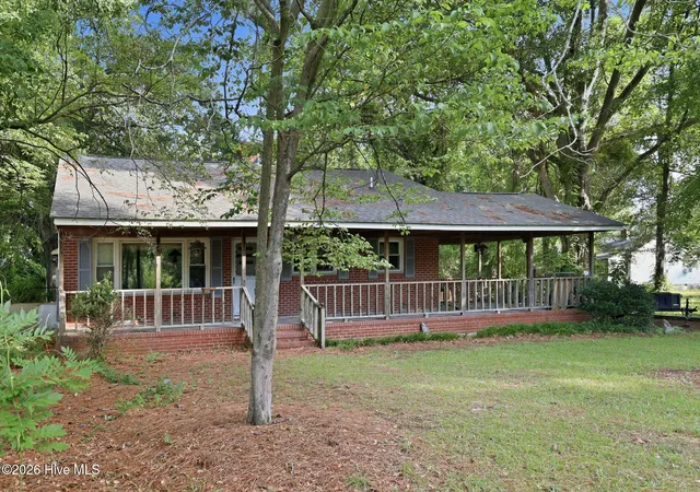 Homes for sale in Grifton, NC | 6764 Glenwood Dr, Grifton, NC 28530 | MLS# 100587546