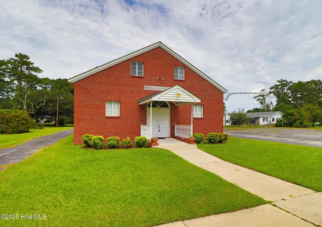3rd image of 2101 S Lakeview Dr, Newport, NC 28570 | MLS# 100528636