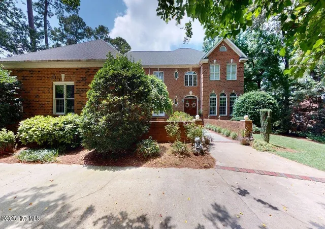 Photo 3 of Single family home for sale at 421 Dogwood Trl, Goldsboro, NC 27534 | MLS# 100560618 | Listing updated on 2026-10-01