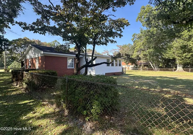 Homes for sale in Leland, NC | 928 Village Rd, Leland, NC 28451 | MLS# 100532099