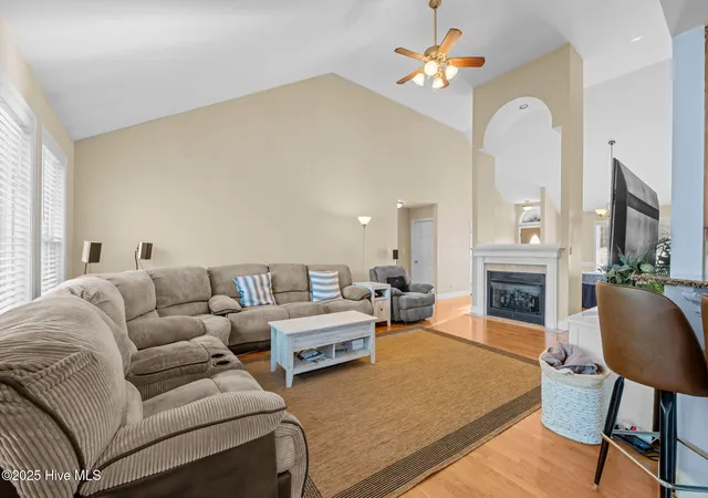 Photo 3 of Single family home for sale at 1207 Pelican Dr, New Bern, NC 28560 | MLS# 100537883 | Listing updated on 2026-09-16