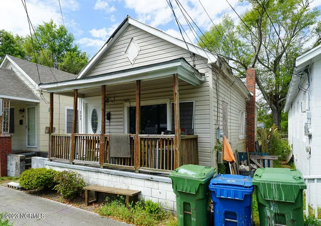 Photo 3 of Single family home for sale at 808 S 9th Street, Wilmington, NC 28401 | MLS# 100579949 | Listing updated on 2026-08-18
