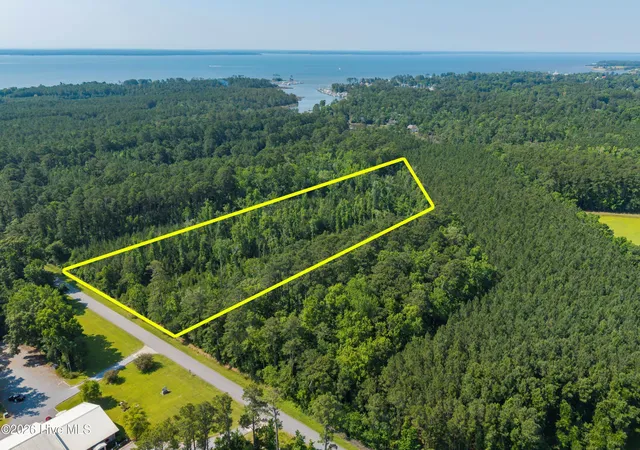 Photo 1 of Land for sale at 1 White Farm Rd, Oriental, NC 28571 | MLS# 100581519 | Listing updated on 2026-08-18