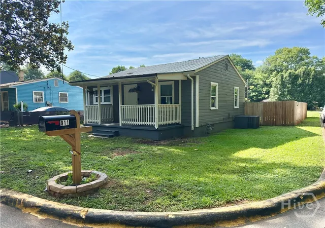 Homes for sale in Athens, GA | 911 Henderson Ext, Athens, GA 30606 | MLS# CL357443