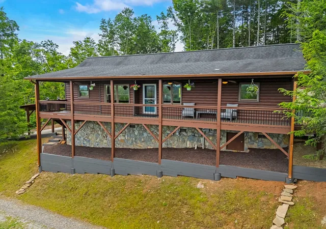 Photo 3 of Single family home for sale at 815 Smokey Holw Dr, Murphy, NC 28906 | MLS# 98543036 | Listing updated on 2026-08-31