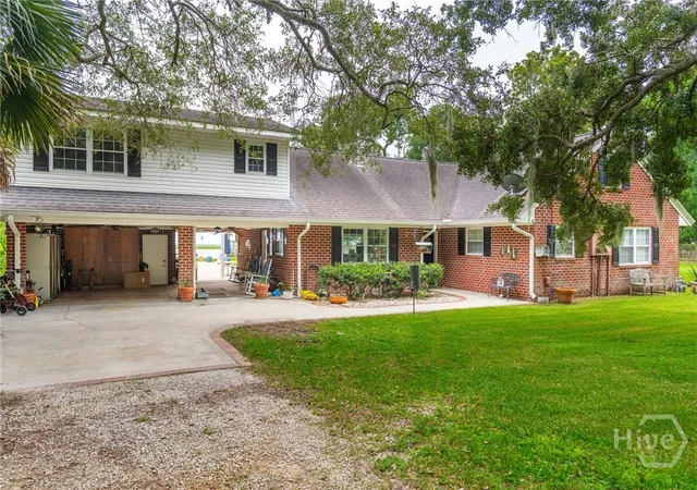 Photo 1 of Single family home for sale at 348 Island Rd, Savannah, GA 31406 | MLS# SA338913 | Listing updated on 2026-09-02