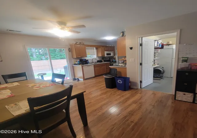 5th image of 104 Willowbend Dr, Burgaw, NC 28425 | MLS# 100578173
