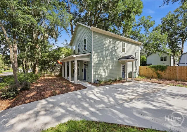 Photo 2 of Single family home for sale at 2315 Texas Ave, Savannah, GA 31404 | MLS# SA359570 | Listing updated on 2026-08-18
