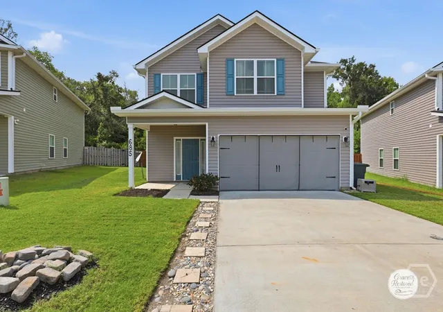 Photo 1 of Single family home for sale at 685 Fairview Cir, Hinesville, GA 31313 | MLS# SA361967 | Listing updated on 2026-08-04