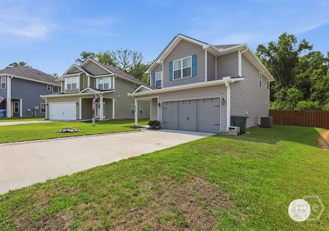 Photo 2 of Single family home for sale at 685 Fairview Cir, Hinesville, GA 31313 | MLS# SA361967 | Listing updated on 2026-08-04