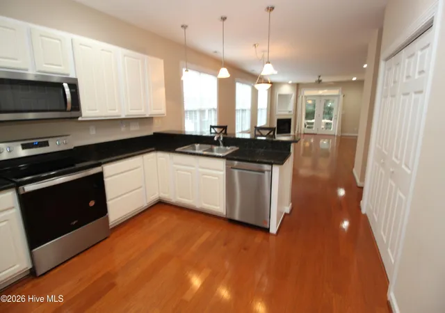 Listing Photo 4 - Condo for sale in building located at 520 Vlg Grn Dr, Morehead City, NC 28557 - Unit #B