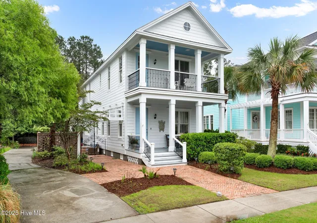 Photo 2 of Single family home for sale at 6413 Chalfont Cir, Wilmington, NC 28405 | MLS# 100599916 | Listing updated on 2026-09-19