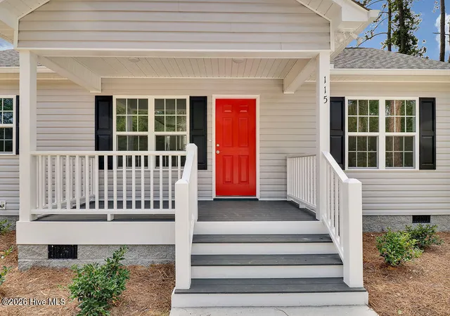 Photo 3 of Single family home for sale at 255 Cherry Rd, Southport, NC 28461 | MLS# 100592980 | Listing updated on 2026-08-28