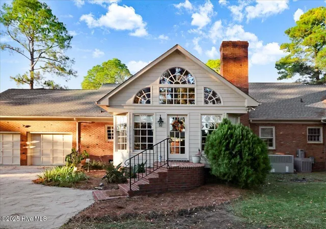 Photo 4 of Single family home for sale at 1802 Windsor Rd, Kinston, NC 28504 | MLS# 100540344 | Listing updated on 2026-09-01
