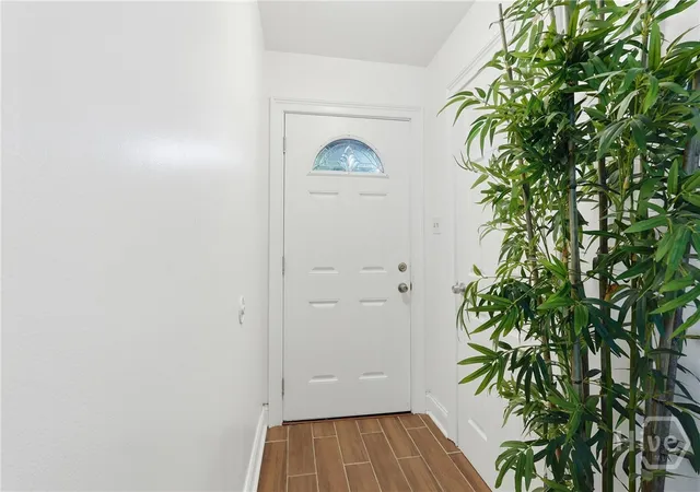 Photo 4 of Single family home for sale at 126 S Robinhood Dr, Savannah, GA 31406 | MLS# SA358917 | Listing updated on 2026-09-05