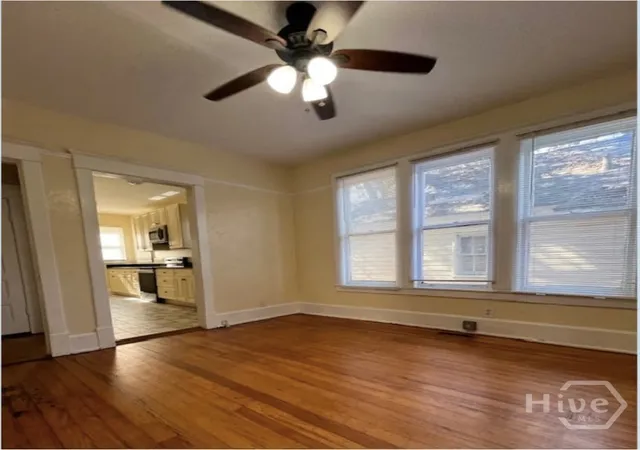 Listing Photo 2 - Condo for sale in building located at 1115 E 32nd St, Savannah, GA 31404 - Unit #