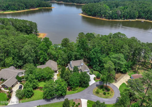Photo 5 of Single family home for sale at 202 Shenandoah Dr, Mc Cormick, SC 29835 | MLS# 100585216 | Listing updated on 2026-08-18