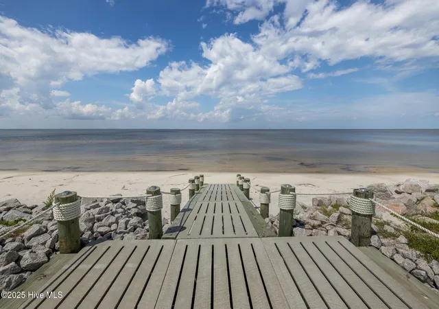 Photo 4 of Single family home for sale at 522 Sandy Point Dr, Beaufort, NC 28516 | MLS# 100558424 | Listing updated on 2026-08-18